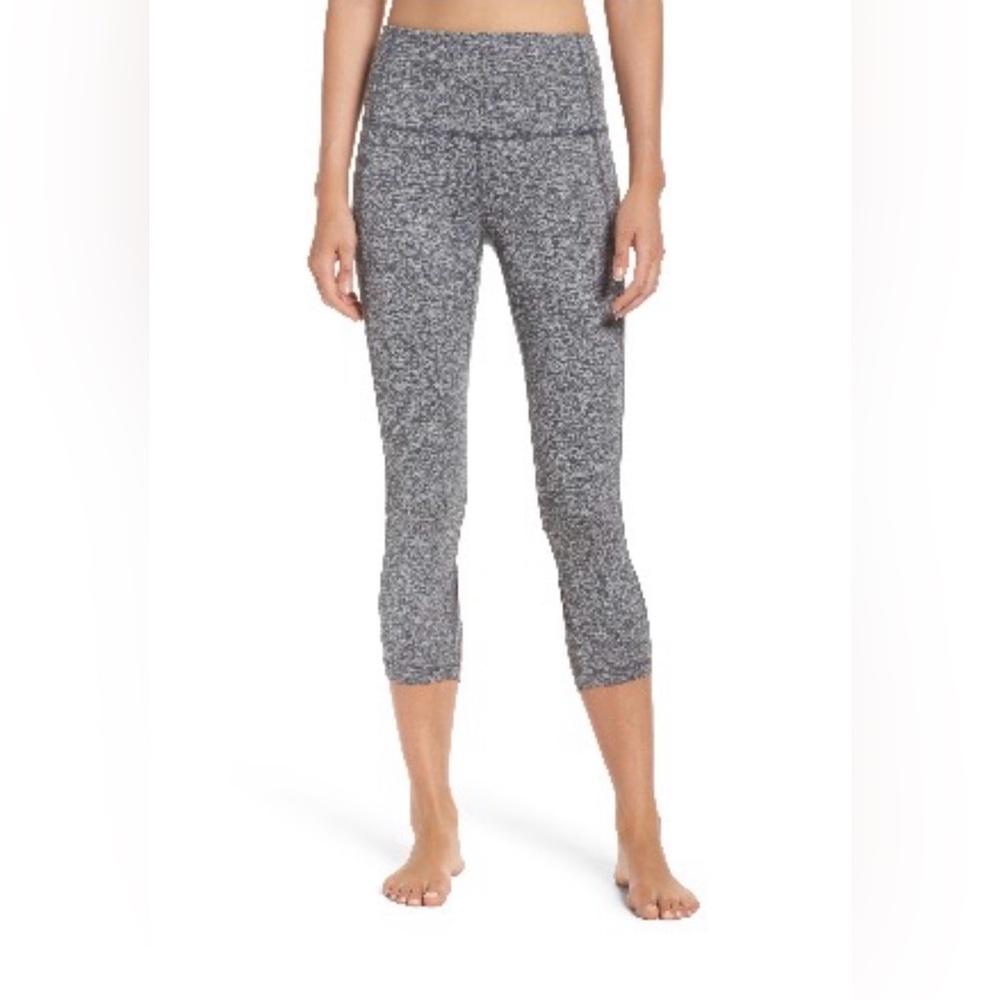 Zella High Waist Crop Capri Leggings in Grey Size Large